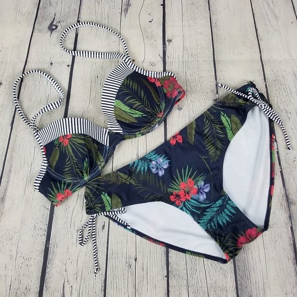 GINA BENOTTI | floral & stripe bikini swim suit - Picture 1 of 7